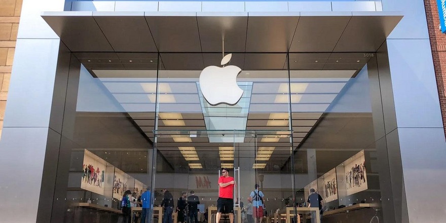 Сколько придется работать на новый айфон в Беларуси и других странах