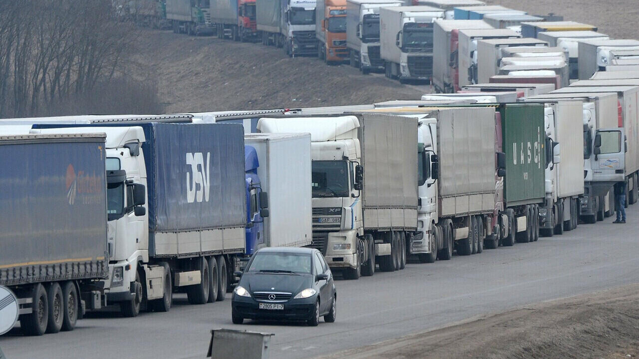 Казахстанские перевозчики потребовали навести порядок с релокационным бизнесом