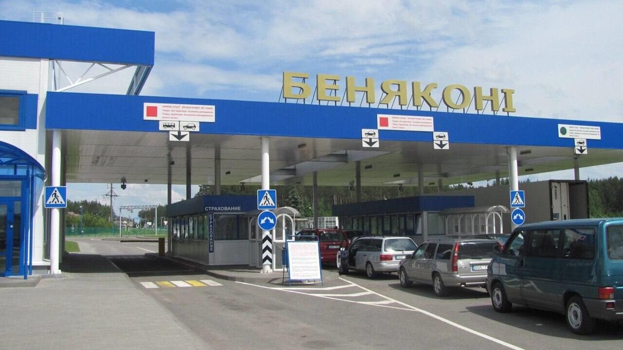 Выехать из Беларуси в Литву станет сложнее – в пункте пропуска опять ремонт