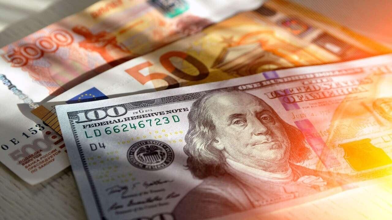 Названы лидирующие валюты по укреплению к доллару – смотрим список