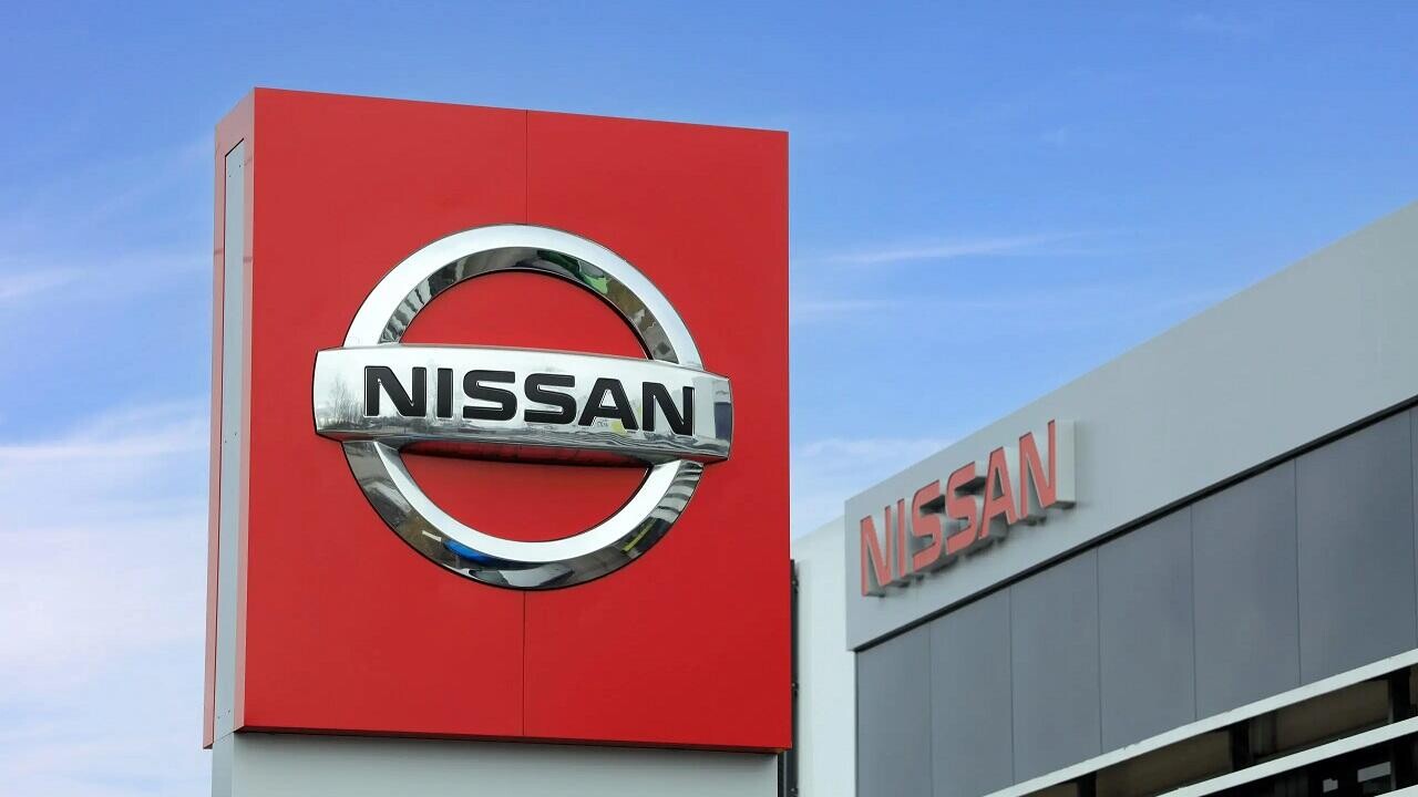 Кризис Nissan: автогигант планирует новые масштабные увольнения. В чем причина?