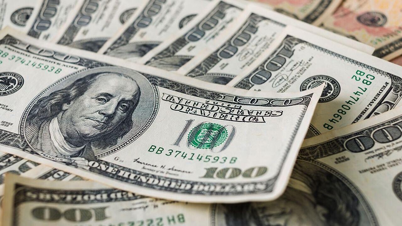 Ограничат ли в Беларуси прием и продажу долларов старого образца? Рассказали в Нацбанке