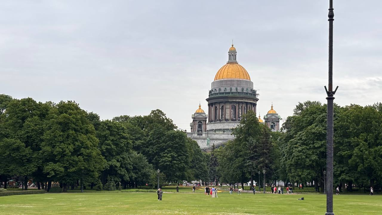 «Самое дешевое жилье в центре нашли за $80». Сколько стоит бюджетная поездка в Питер