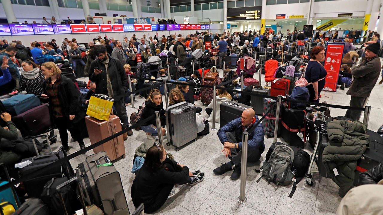 Собрались в Европу? Назвали аэропорты-лидеры по задержкам и отменам рейсов