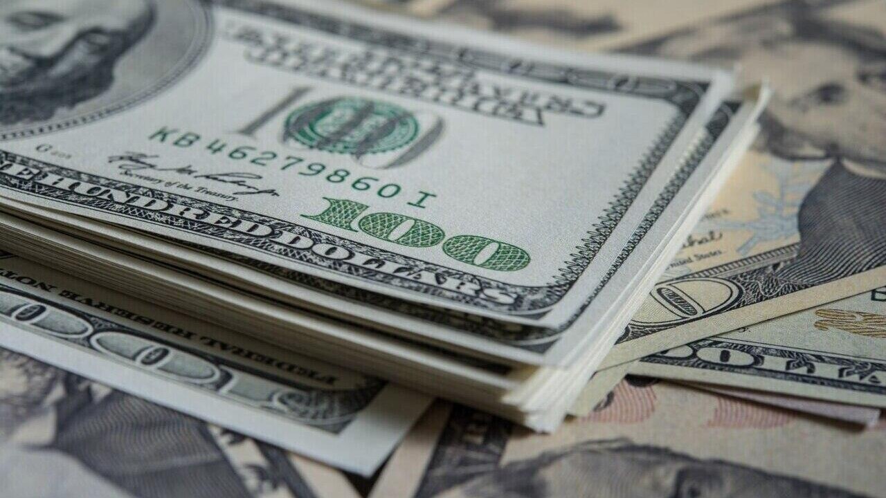 Финансовый бум за границей: откуда и зачем белорусы пересылают миллионы