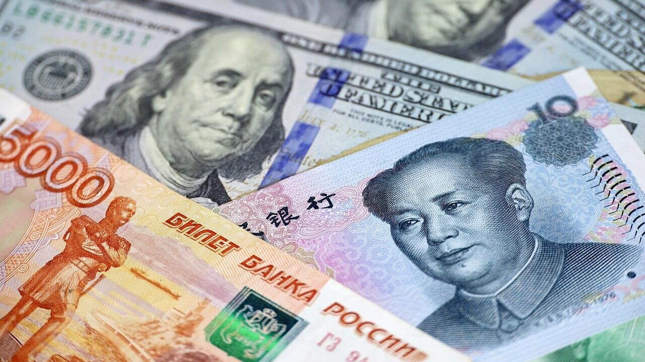 Вклады: банк обновляет ставки и условия в валюте. Что меняется?