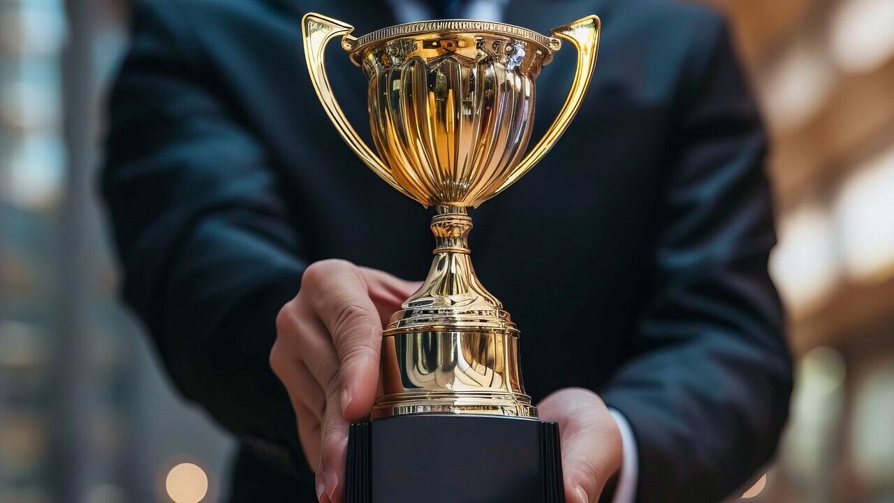 Налоговая объяснила, за какие призы и подарки белорусам не придется платить налог