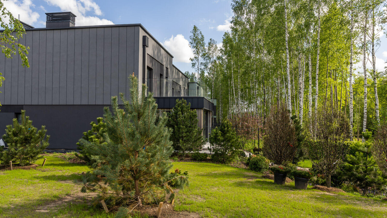 «Покупатель больше не готов переплачивать за площадь». Как тренд на resort-дома меняет загородный рынок Беларуси?