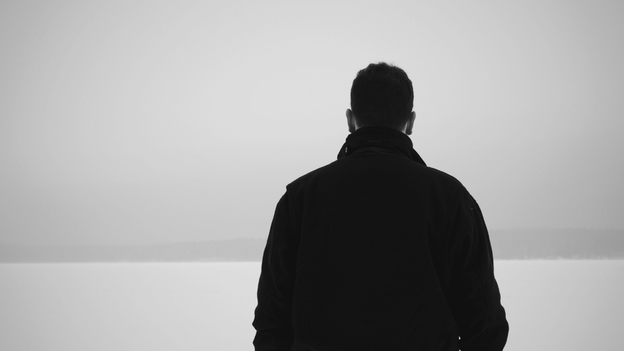 «Проиграл новое авто». Белорус 20 лет делает ставки на спорт, но не может остановиться