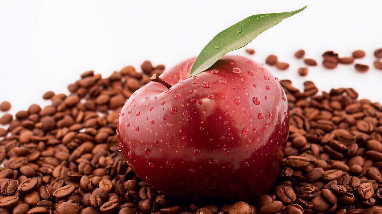 Какие продовольственные товары Беларусь покупала у Польши в 2025: кофе и яблоки в лидерах