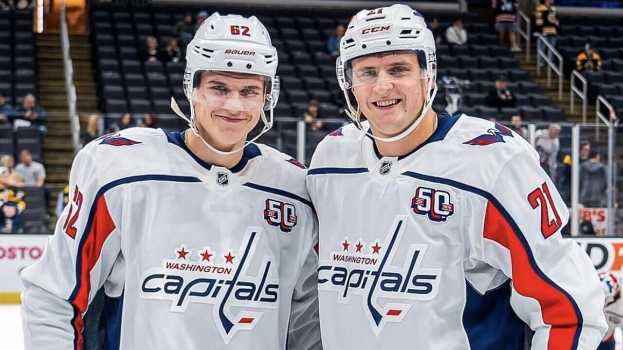 Илья Протас побил рекорд по числу белорусов в НХЛ. В одном звене с братом и Овечкиным