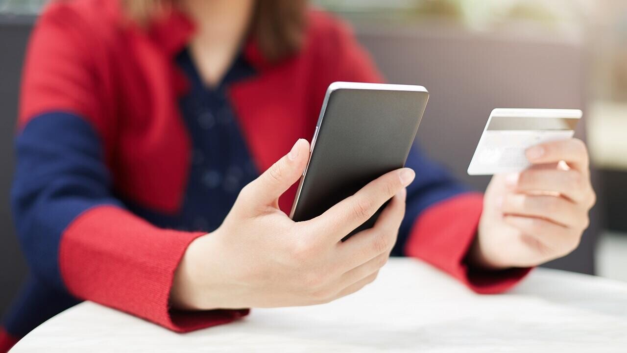 Таможня предупредила о схемах обмана с продажей конфиската в Instagram и Telegram