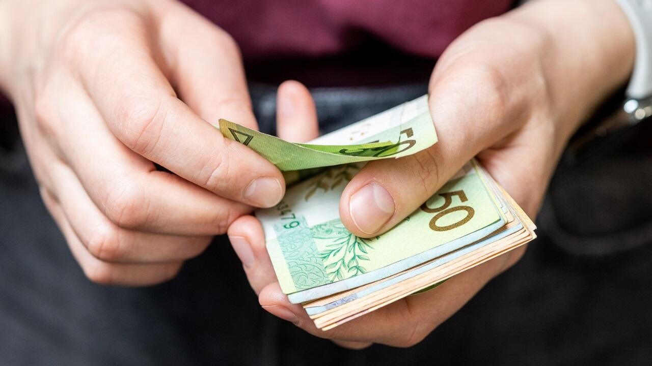 Строительный аферист из Минска похитил более 400 000 рублей клиентов