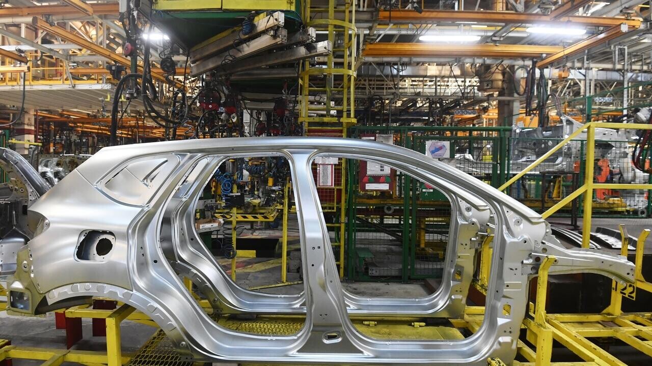 Минпром назвал фейком запуск в Беларуси производства авто под маркой Zubr