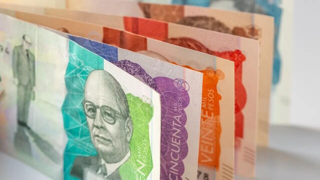 Названы лидирующие валюты по укреплению к доллару: список