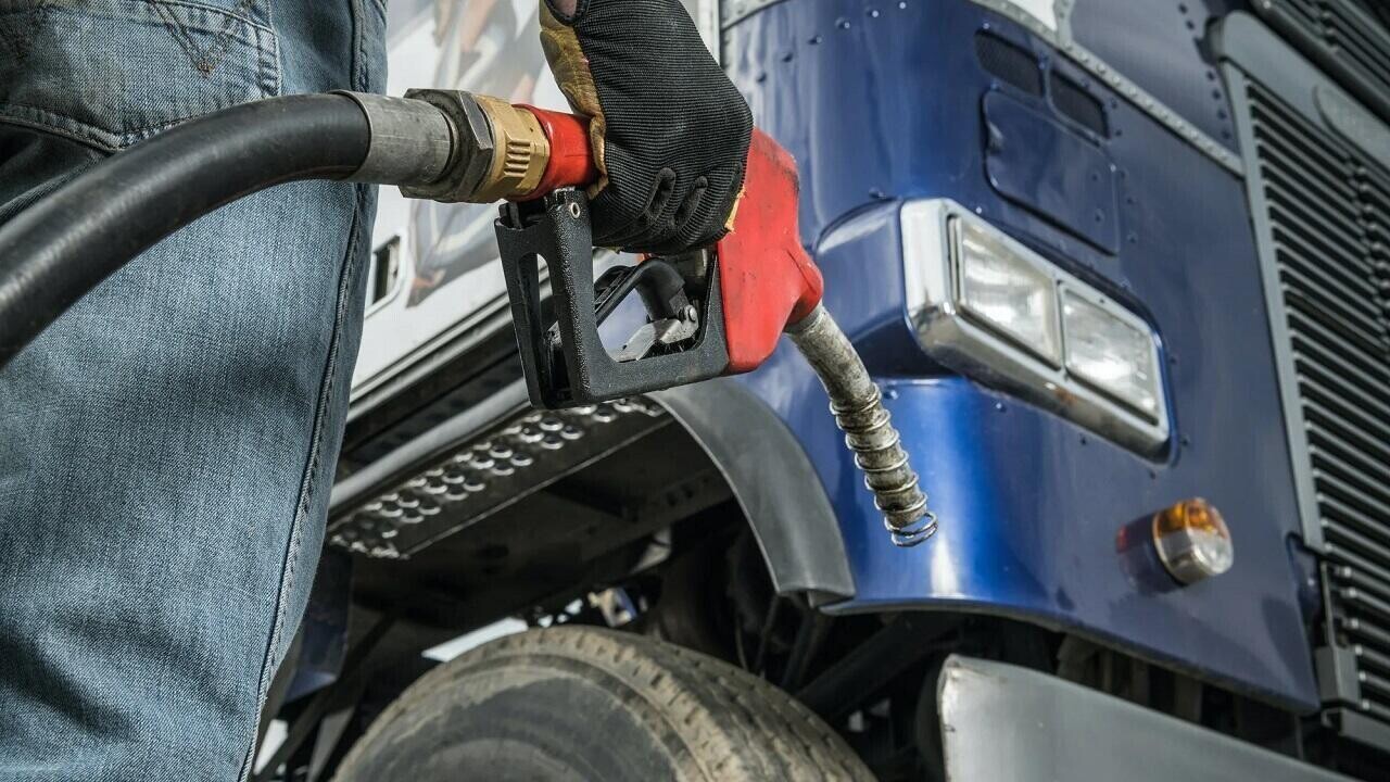 Литва вводит лимит на ввоз топлива в баках фур из Беларуси – вот с какой даты