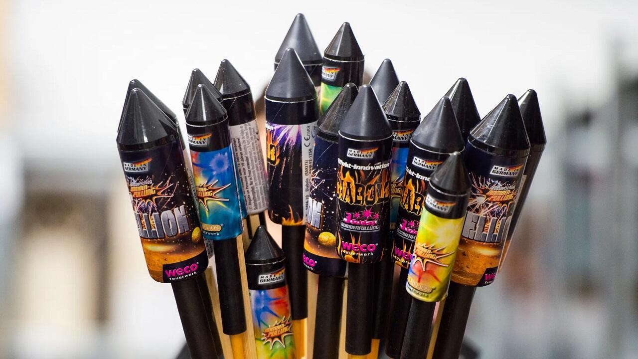 Можно ли белорусам ввозить фейерверки из-за границы? Таможня ответила