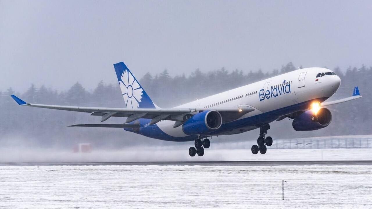 Какие зарплаты получают работники воздушного транспорта в Беларуси