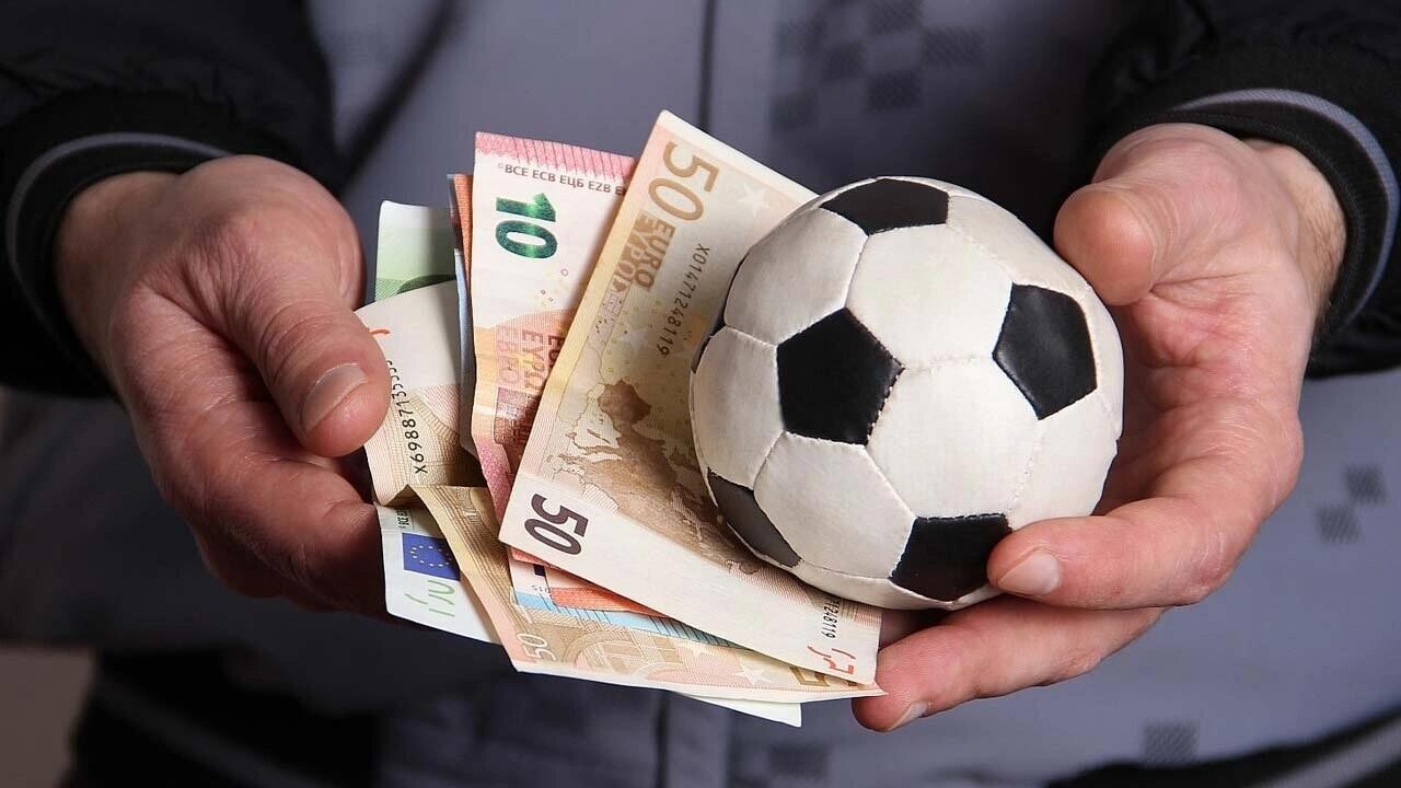 В Беларуси за организацию «договорняков» задержали группу букмекеров. Что известно?