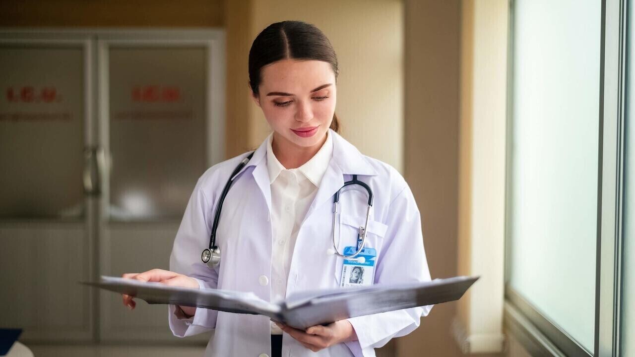 Сколько зарабатывают медики в Беларуси? Рейтинг регионов