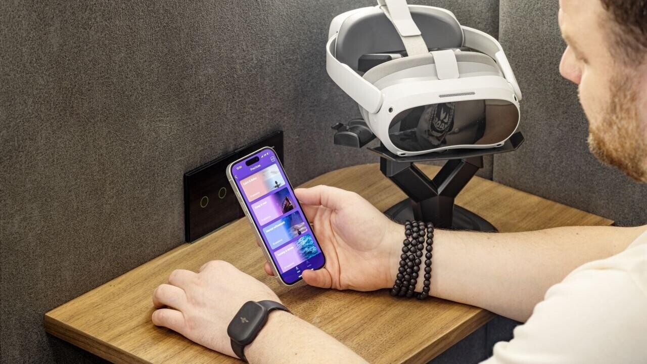 Кабинка от выгорания: как проект двух белорусов превратился в систему благополучия для банков