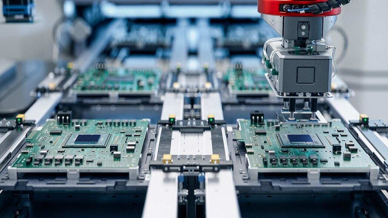 На «Горизонте» запустили роботизированное производство телевизоров с ИИ