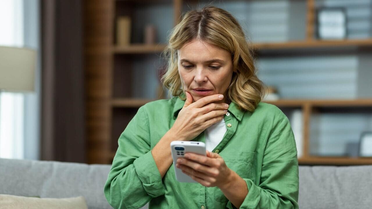 Белоруска поверила, что на нее оформили кредиты, и лишилась 70 000 рублей