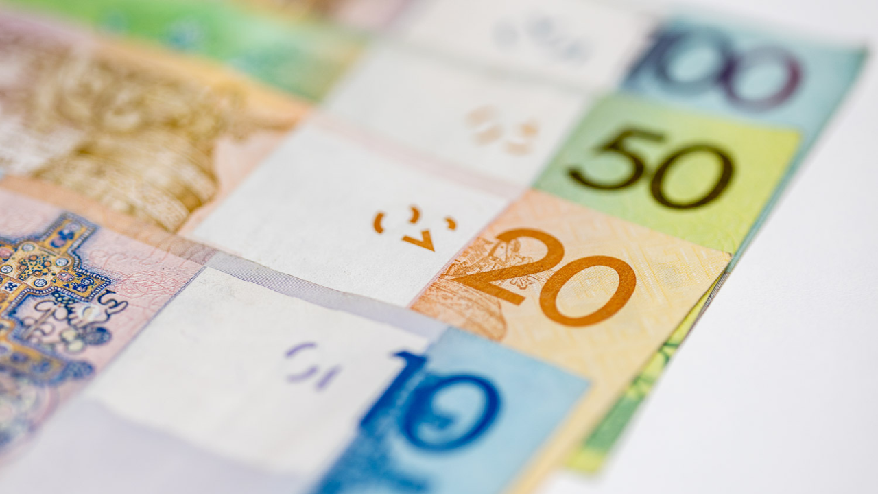 Одному водителю предлагают зарплату 1 200 BYN на ставку, другому – 8 000 BYN: откуда такая разница