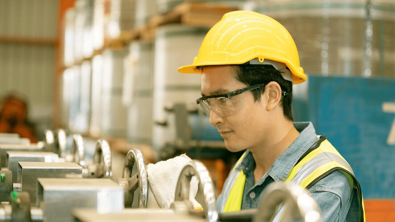 Число трудовых мигрантов в Беларуси ощутимо выросло. Из каких стран едут?