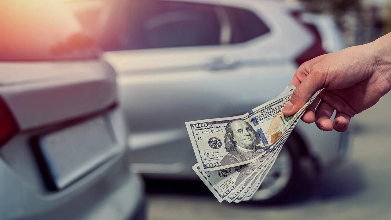 Белорус брал автомобили на ремонт, а потом их продавал