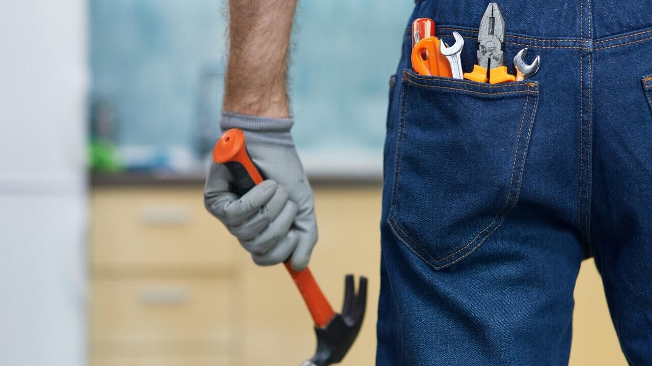 В Беларуси стало меньше запрещенных для подростков профессий. Кем смогут устроиться