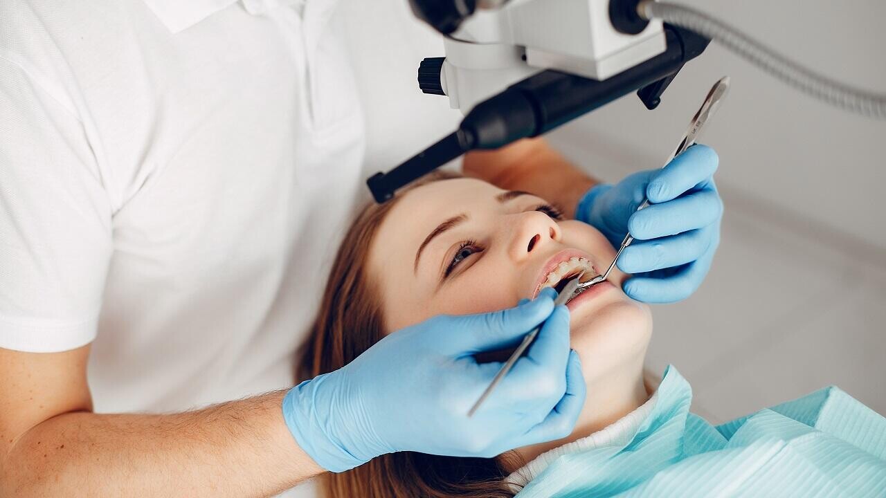 Минская стоматология заработала 700 000 рублей с нарушениями – и поплатилась