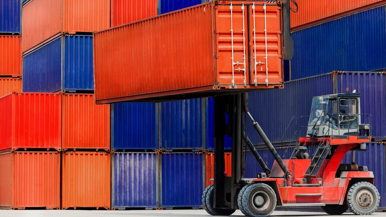 Просадка во внешней торговле Беларуси осенью вновь стала усугубляться