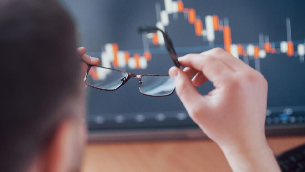 На белорусском рынке токенов масштабные изменения: продавать и покупать их смогут не все