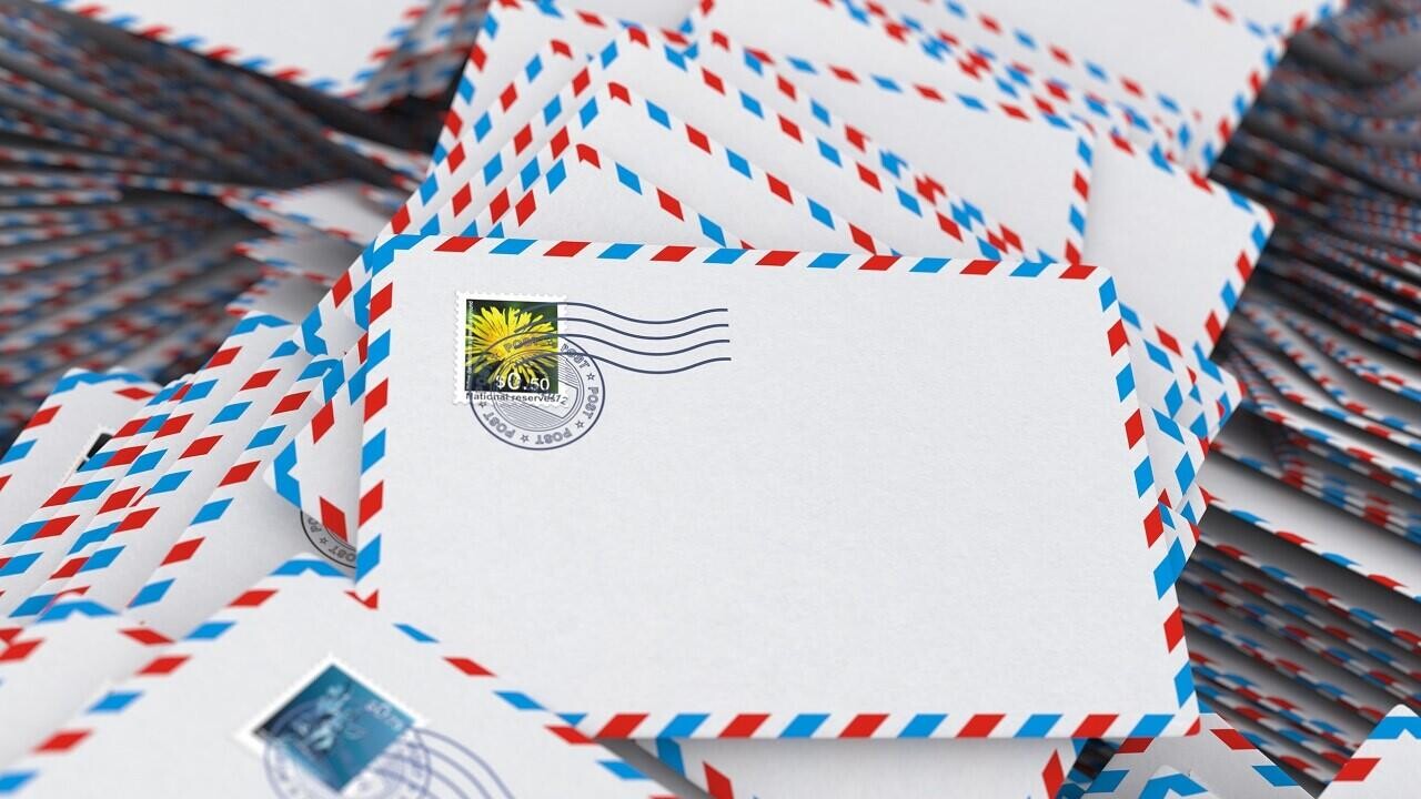 В Беларуси подорожала пересылка писем, открыток и бандеролей