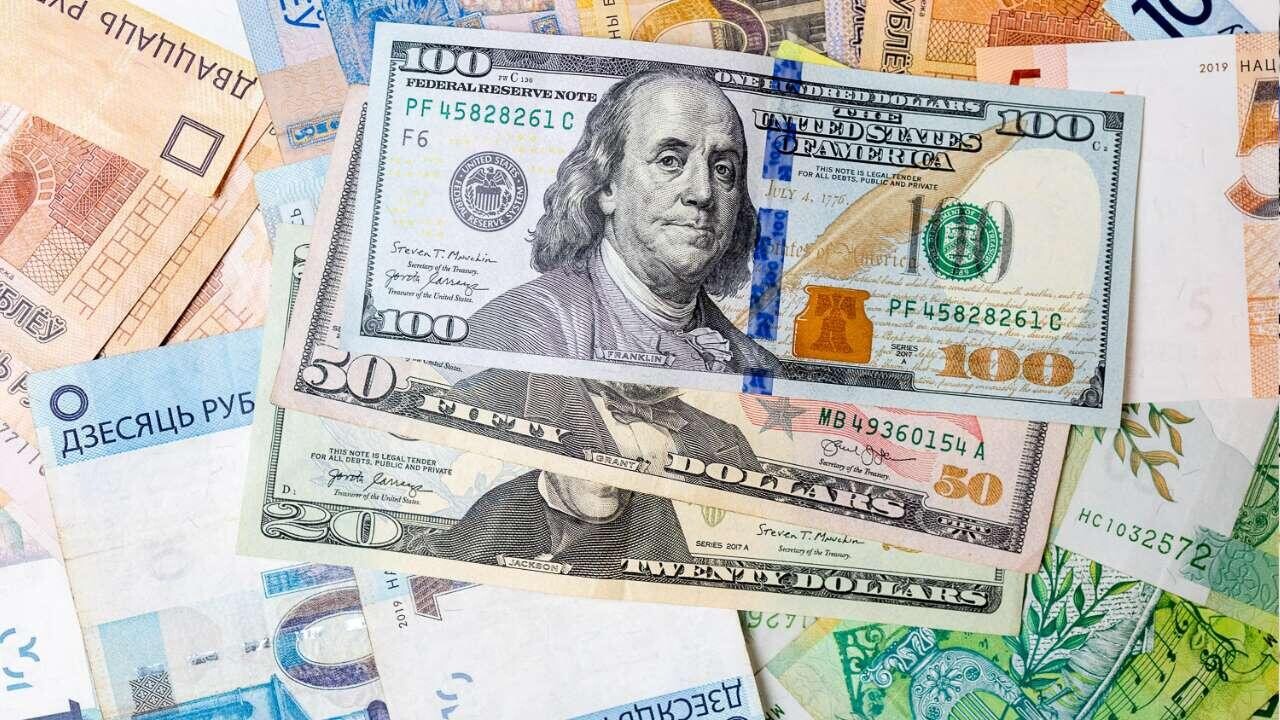 Внезапный рост доллара: что стало причиной и чего ждать дальше