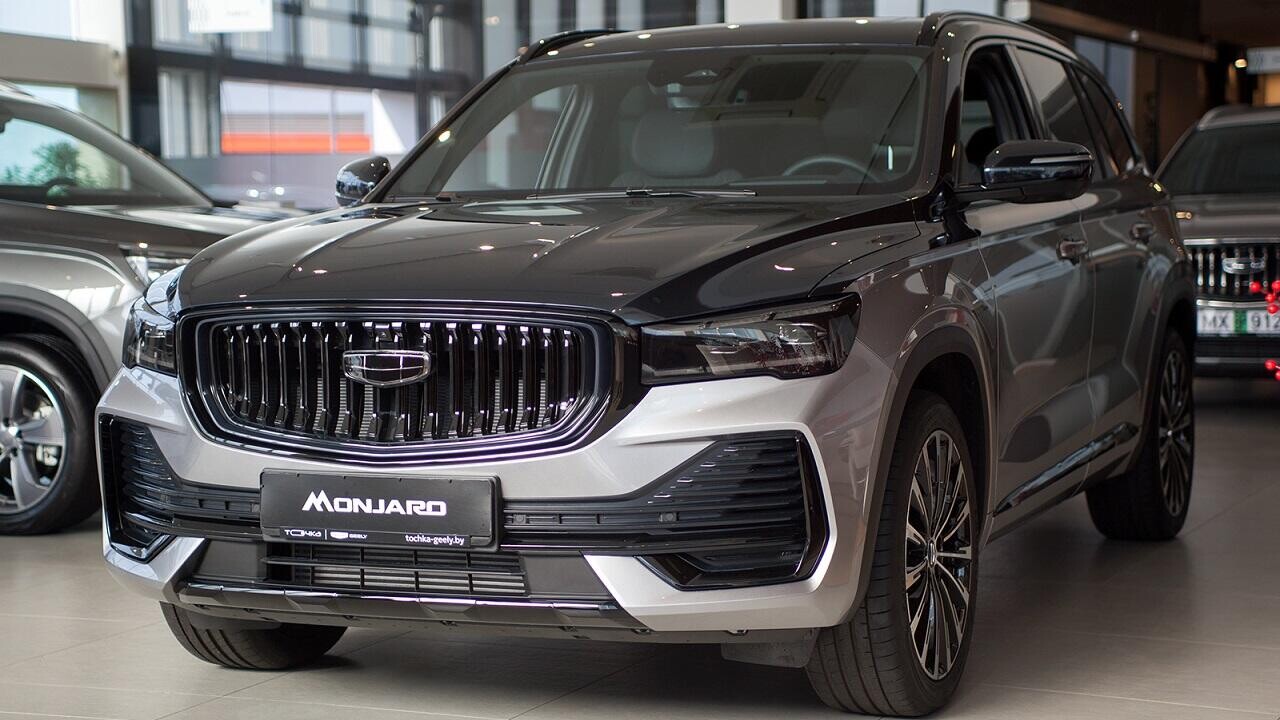 Столичный автоцентр показал «белорусский Майбах». Что по цене?