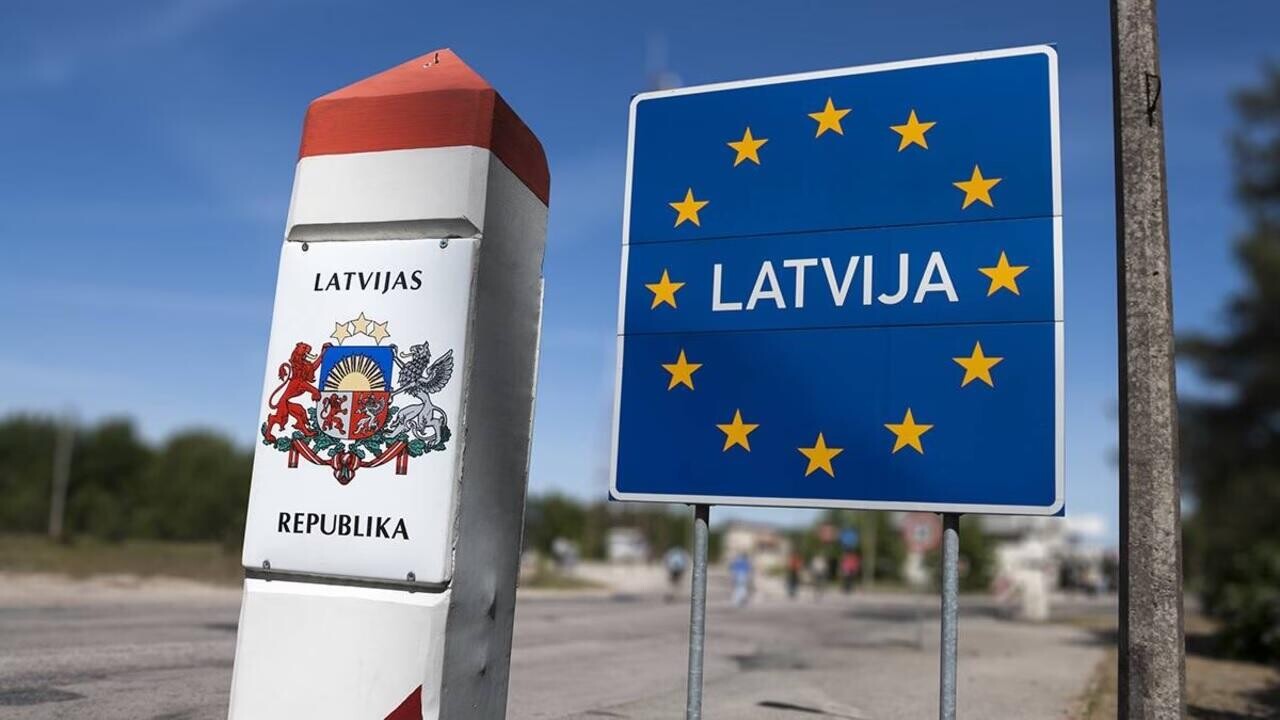 Латвия закрыла границу с Беларусью