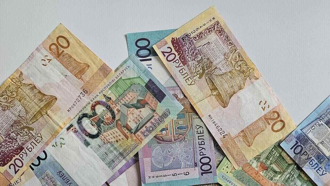 Сколько белорусов получают больше 5000 рублей