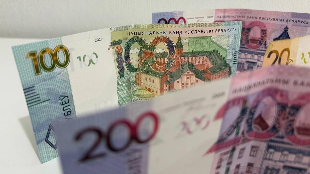 Работа без диплома и с зарплатой до 5000 рублей: кого ищут в Беларуси