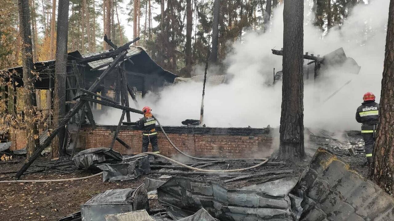 Спасатели ликвидировали пожар на базе отдыха