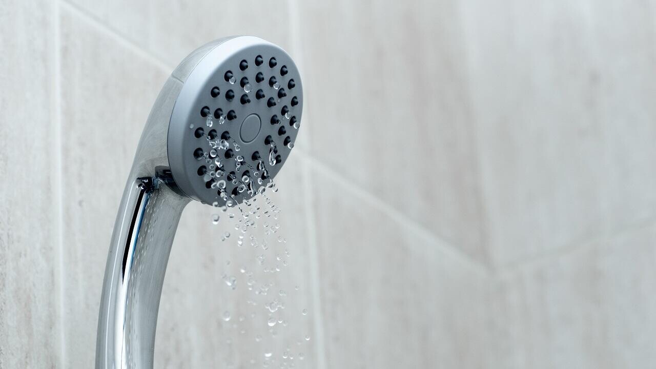 Кому в Минске отключат горячую воду в мае: ищите свой адрес