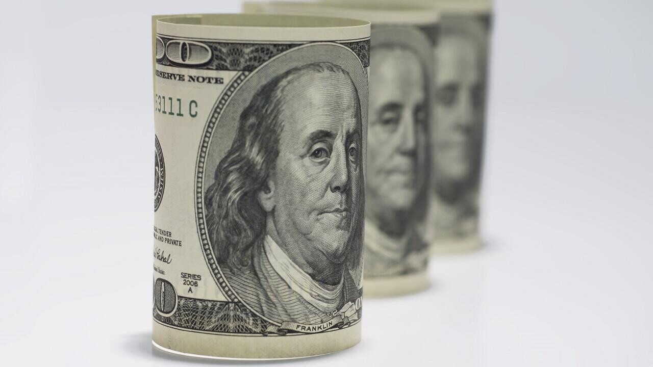 Белорусы в марте продали валюты на $174,5 млн больше, чем купили