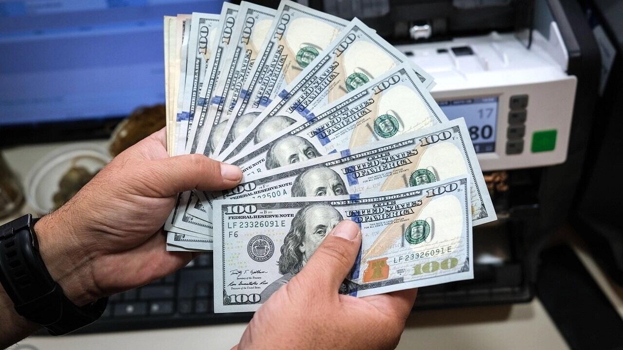 Белорус забрал валютный вклад, но в другом банке часть денег не приняли. Разбираемся, что пошло не так