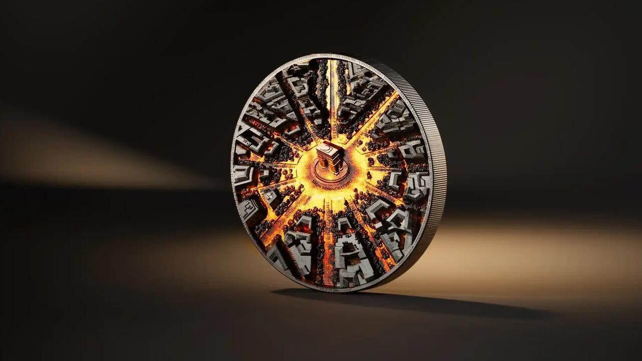 Тираж – 500 штук: выпущены необычные цветные монеты