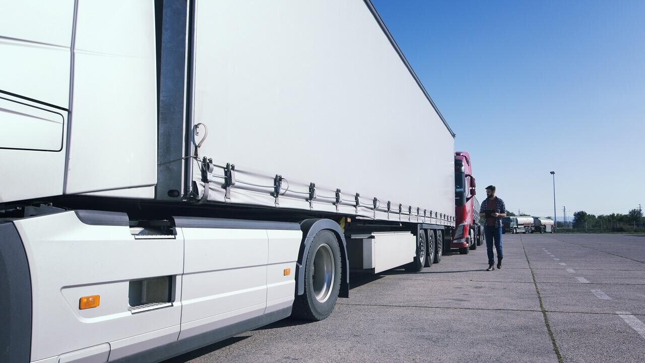 Грузоперевозчики теперь могут бронировать в Беларуси дату въезда в пункты пропуска