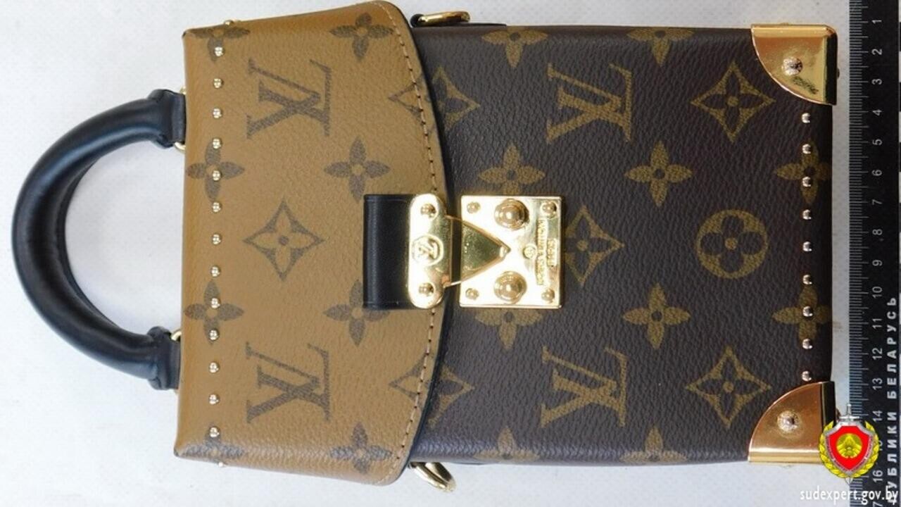 Белоруске подарили сумку за 3800 евро, но ее ждал неприятный сюрприз. В чем дело?