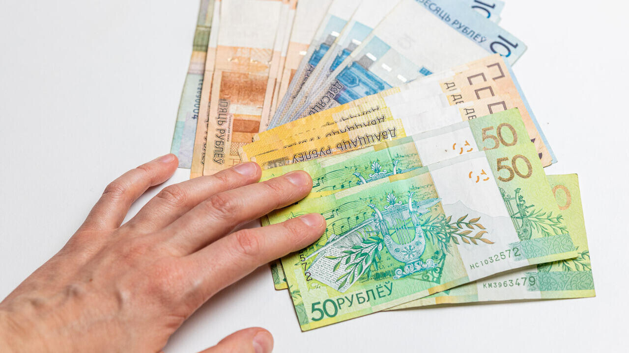 Работнику вычли из зарплаты «лишние» деньги. Что случилось?