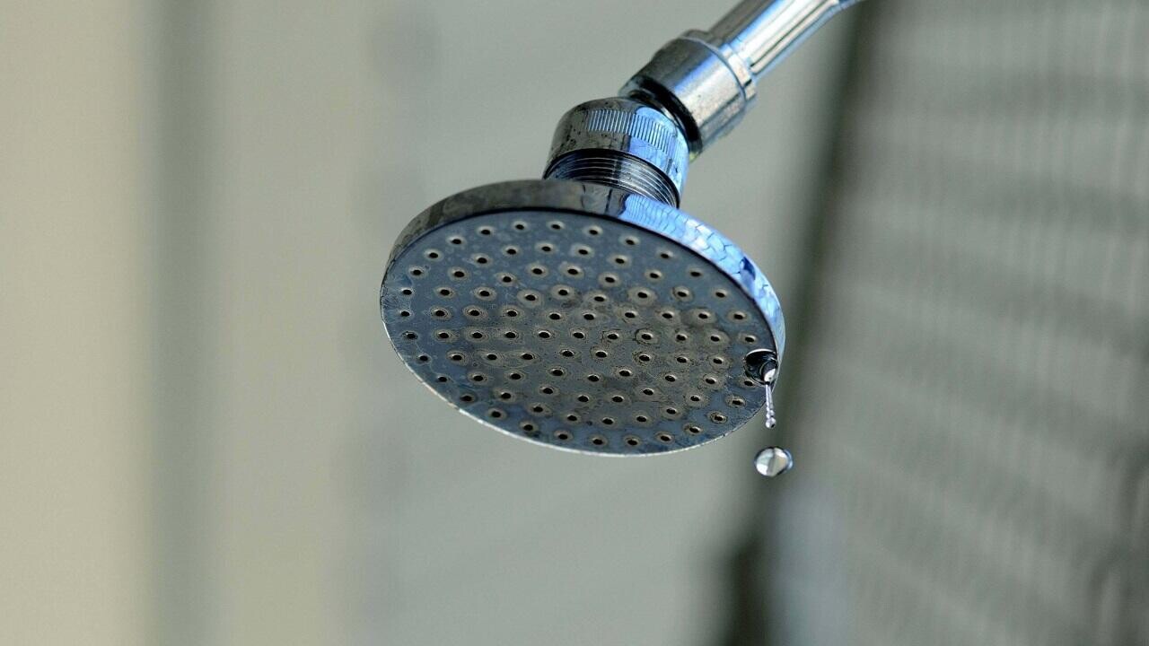 Райцентр на Минщине остался без воды после серии прорывов старых труб