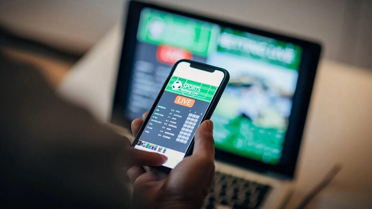 Автобизнесмен из Минска спустил на ставки почти 2 млн рублей клиентских денег